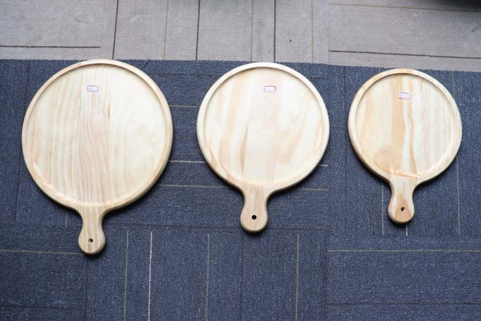 Wooden Pine Pizza Tray .